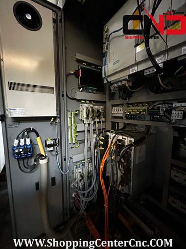یک عدد فرز سی ان سی سه محور DECKEL MAHO DMC 70V ساخت آلمان