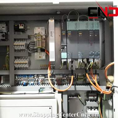 فرز سی ان سی سه محور SPINNER MVC 1000 ساخت آلمان